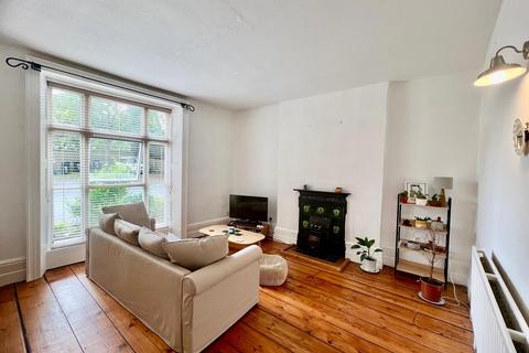 2 bedroom flat to rent, 11 Mount Pleasant, Ilkley, UK, LS29