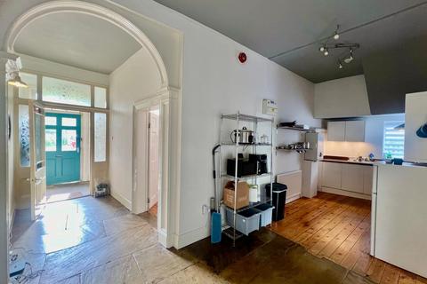 2 bedroom flat to rent, 11 Mount Pleasant, Ilkley, UK, LS29