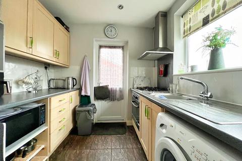 2 bedroom semi-detached bungalow for sale, Warwick Road, Wellingborough, NN8