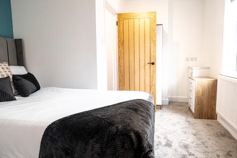 7 bedroom house share to rent, Worcester Street, Kingsholm, Gloucester, GL1