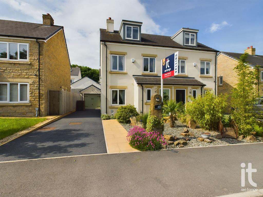Blackbrook Drive, Chinley, High Peak... 4 bed semidetached house for
