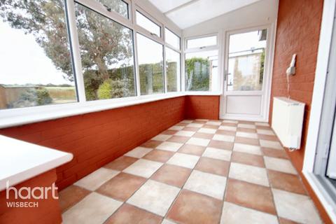 2 bedroom bungalow for sale, The Wroe, Emneth