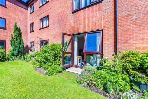 1 bedroom retirement property for sale, Purewell, Christchurch, Dorset, BH23