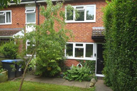 3 bedroom terraced house to rent, Broom Close, Hatfield