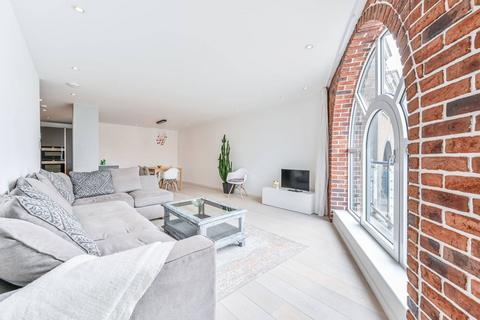 2 bedroom flat for sale, Molasses House, Plantation Wharf, Battersea, London, SW11