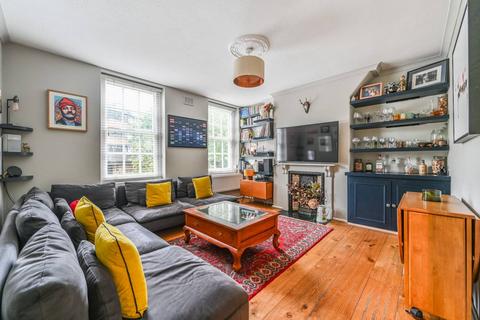 3 bedroom flat for sale, Vicarage Crescent, Battersea Square, London, SW11