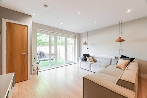 2 bedroom flat for sale, Sidney Road, Stockwell, London, SW9