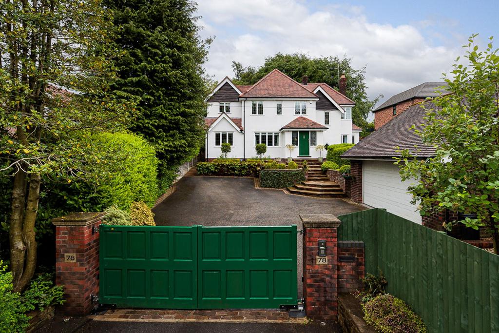 Manchester Road, Macclesfield, SK10 4 bed detached house for sale £