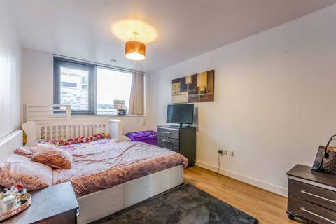 1 bedroom flat to rent, Elektron Tower, Canary Wharf, London, E14