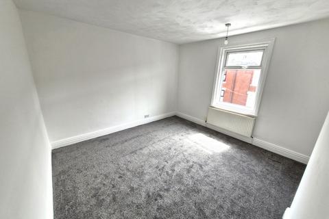 2 bedroom terraced house to rent, Broughton Avenue, Blackpool, FY3