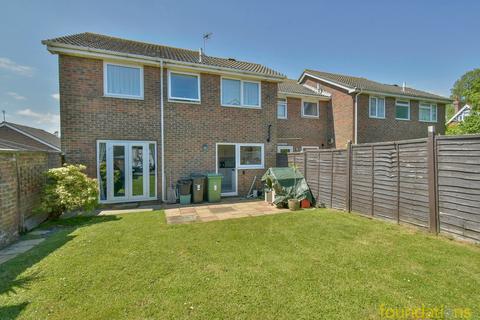 9 Gleneagles Close, Bexhill-on-sea, TN40 1UH