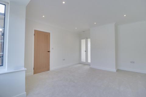 3 bedroom semi-detached house for sale, Spring Valley Avenue, Leeds, West Yorkshire, LS13