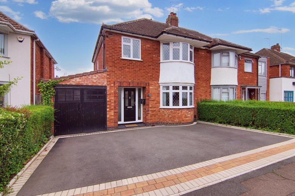 Bree Close, Coventry CV5 3 bed semidetached house for sale £400,000