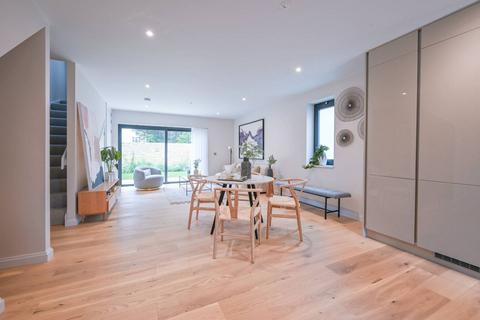 3 bedroom mews for sale, Kings Mews, Clapham Park SW4