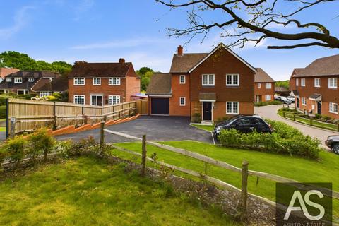 4 bedroom detached house for sale, Nightingale Close, Battle, TN33
