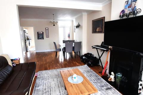 3 bedroom terraced house for sale, Parkgate Road, Watford, WD24