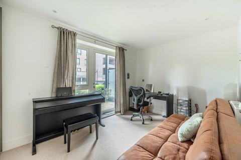 2 bedroom flat to rent, Sherrans House, Colindale, London, NW9