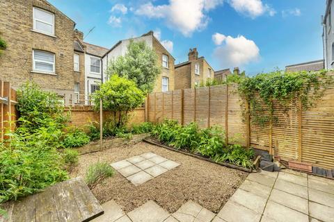 54 Belgrade Road, London, N16 8DJ