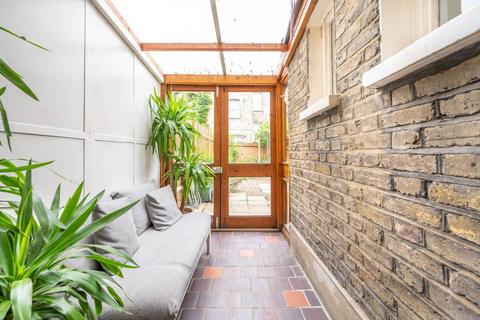 54 Belgrade Road, London, N16 8DJ