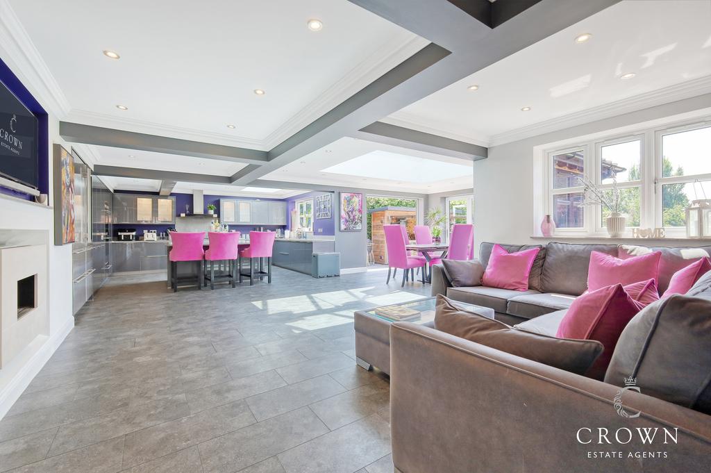 Open Plan Kitchen/Lounge/Dining Area