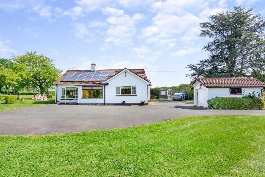 Abergavenny Road, Raglan, Usk 3 bed bungalow for sale £775,000