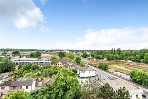 2 bedroom flat for sale, Portsmouth Road, Surbiton KT6