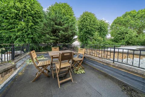 1 bedroom flat for sale, Disraeli Road, Putney