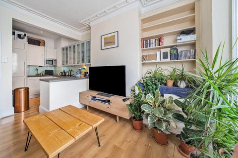 1 bedroom flat for sale, Disraeli Road, Putney