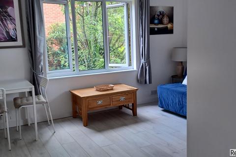 1 bedroom flat to rent, Pavillion Way, Edgware, Middlesex, HA8