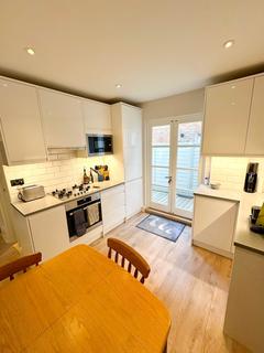 2 bedroom apartment to rent, Mablethorpe Road, London, SW6