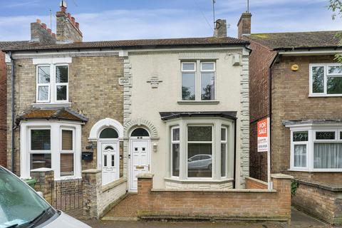 4 bedroom semi-detached house for sale, Queens Walk, Woodston, Peterborough, PE2