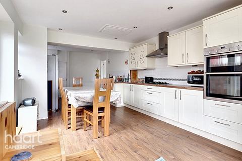 22 Macaulay Avenue, Great Shelford, Cambridge, CB22 5AE