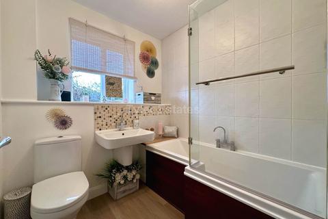 3 Box Close, Laindon, Basildon, SS15 4AG