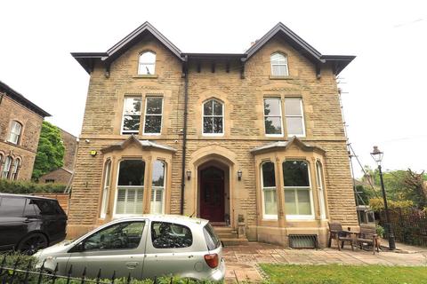 3 bedroom apartment to rent, Manchester Road, Park House, SK17
