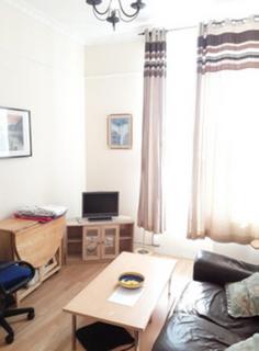 1 bedroom flat to rent, Causewayside, Edinburgh, EH9