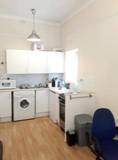 1 bedroom flat to rent, Causewayside, Edinburgh, EH9