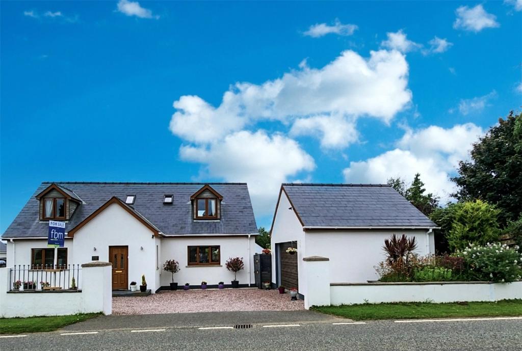 Hill Mountain, Houghton, Milford... 4 bed bungalow for sale £399,950