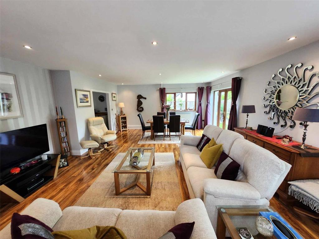 Hill Mountain, Houghton, Milford... 4 bed bungalow for sale £399,950