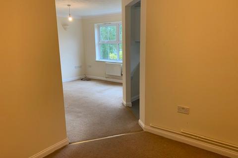 2 bedroom flat to rent, Bournemouth Road, Chandlers Ford