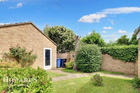 80 Cranesbill Road, Lowestoft, NR33 7EE