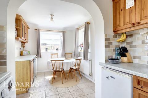 80 Cranesbill Road, Lowestoft, NR33 7EE