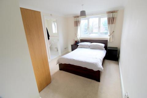 2 bedroom flat to rent, Burnham Heights, Burnham