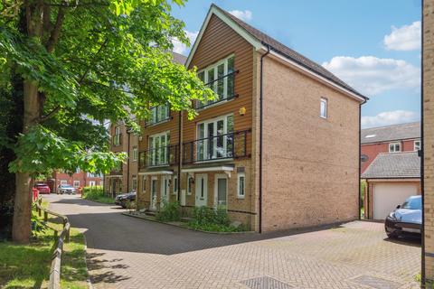 4 bedroom townhouse for sale, Edgeworth Close, Slough SL3