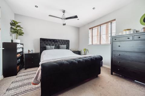 4 bedroom detached house for sale, Lambert Road, Aylesbury, Buckinghamshire, HP18