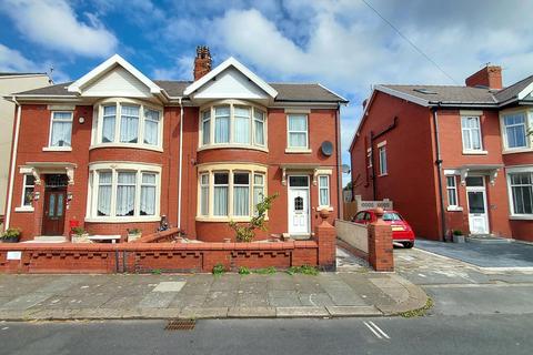 2 bedroom flat to rent, HAMPTON ROAD, Blackpool FY4