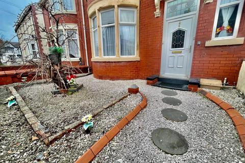 2 bedroom flat to rent, HAMPTON ROAD, Blackpool FY4