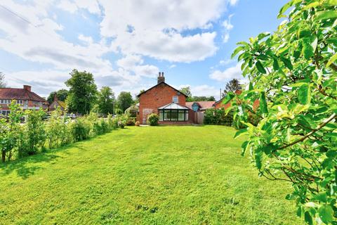 4 bedroom detached house to rent, A Leet, Binfield Heath