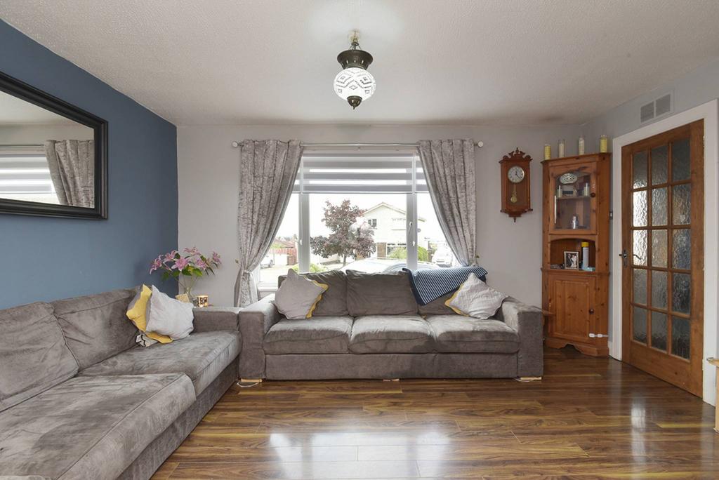 29 The Glebe, West Calder, EH55 8BL 4 bed semidetached house for sale