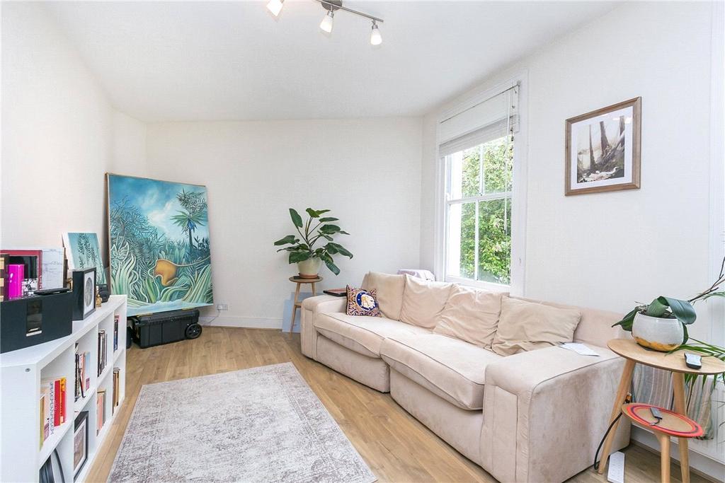 Fielding Road, London, W4 2 bed apartment to rent £2,300 pcm (£531 pw)