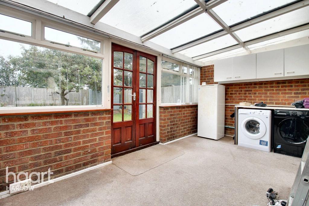 Potters Field, Harlow 3 bed terraced house for sale £300,000